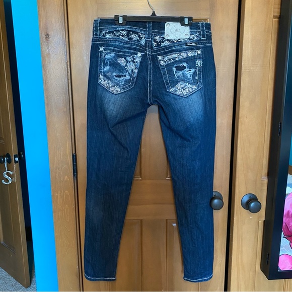 Miss Me Jeans - Picture 3 of 8
